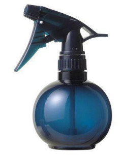 Spray bottle with a micro...