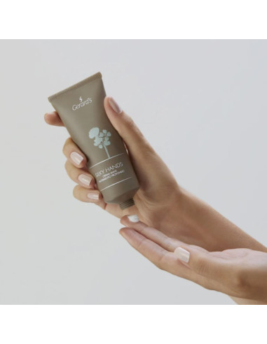 SILKY HANDS Deeply nourishing hand...