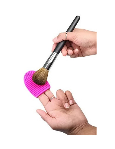 SPONGE Sili-Klin-brush cleans brushes